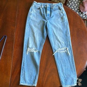 American Eagle mom jean
